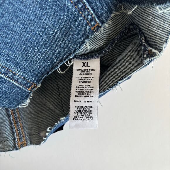 Via Penny Lane Reworked Apparel Elton John Graphic Raw Hem Cropped Denim Vest XL - Picture 4 of 6